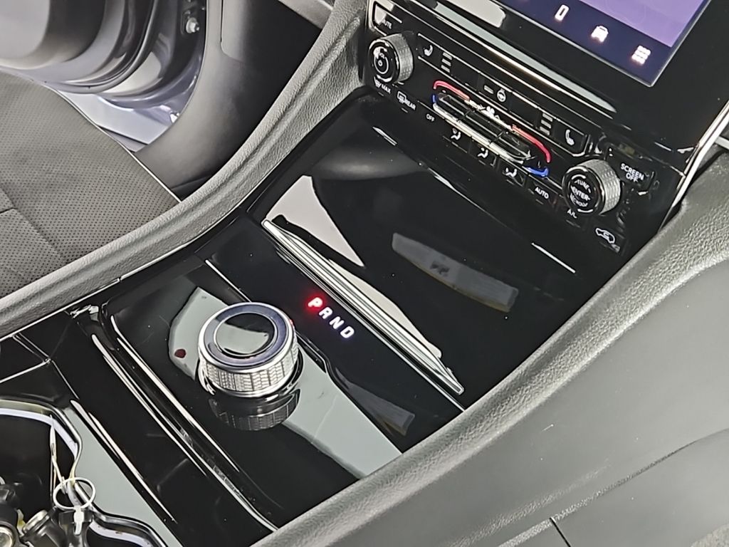 Thumbnail: 2022 Jeep Grand Cherokee - 15