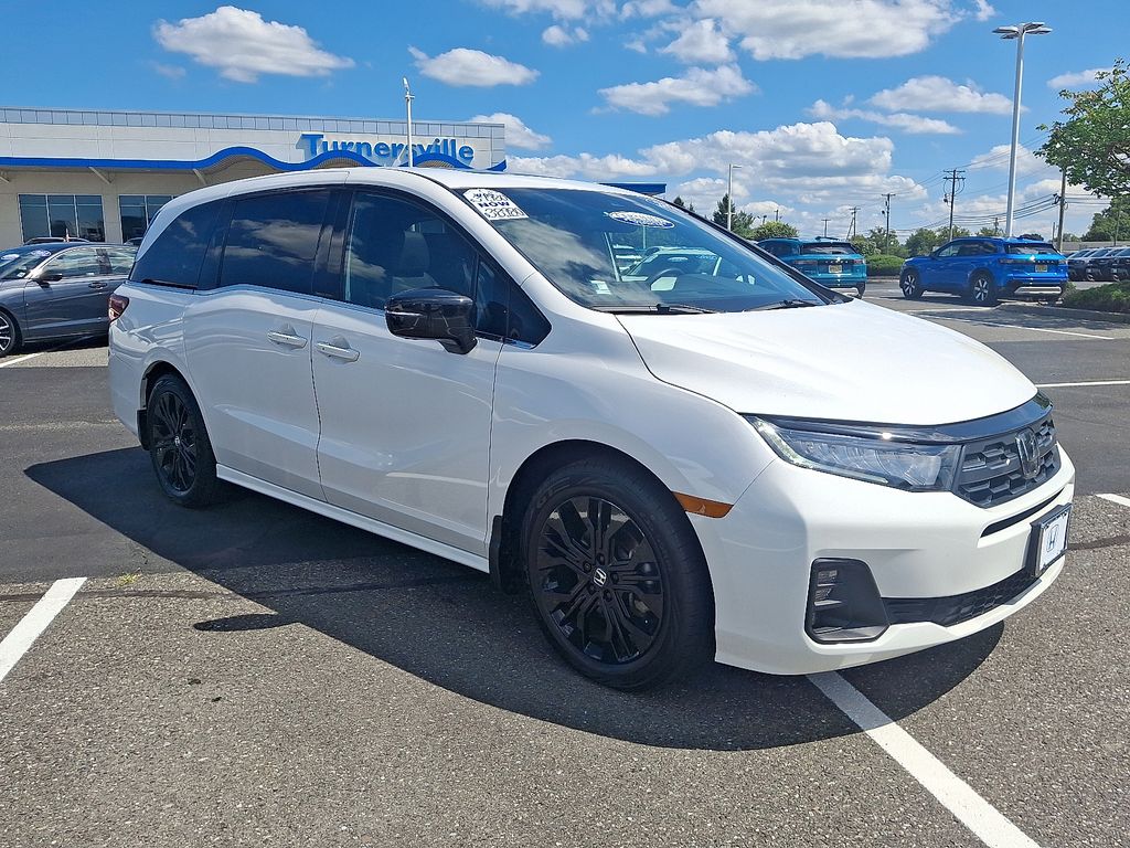 Thumbnail: 2025 Honda Odyssey - 3