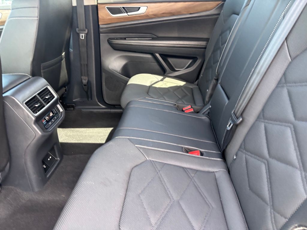 Used Car 2025 Volkswagen Atlas  2.0t Se W/technology For Sale Under $40,000 In Austin, Texas