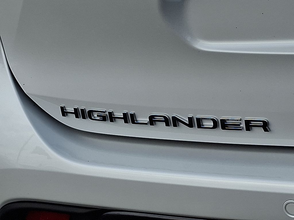 Thumbnail: 2026 Toyota Highlander - 32