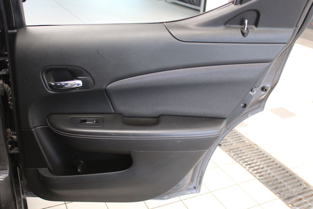 Thumbnail: 2014 Dodge Avenger - 25
