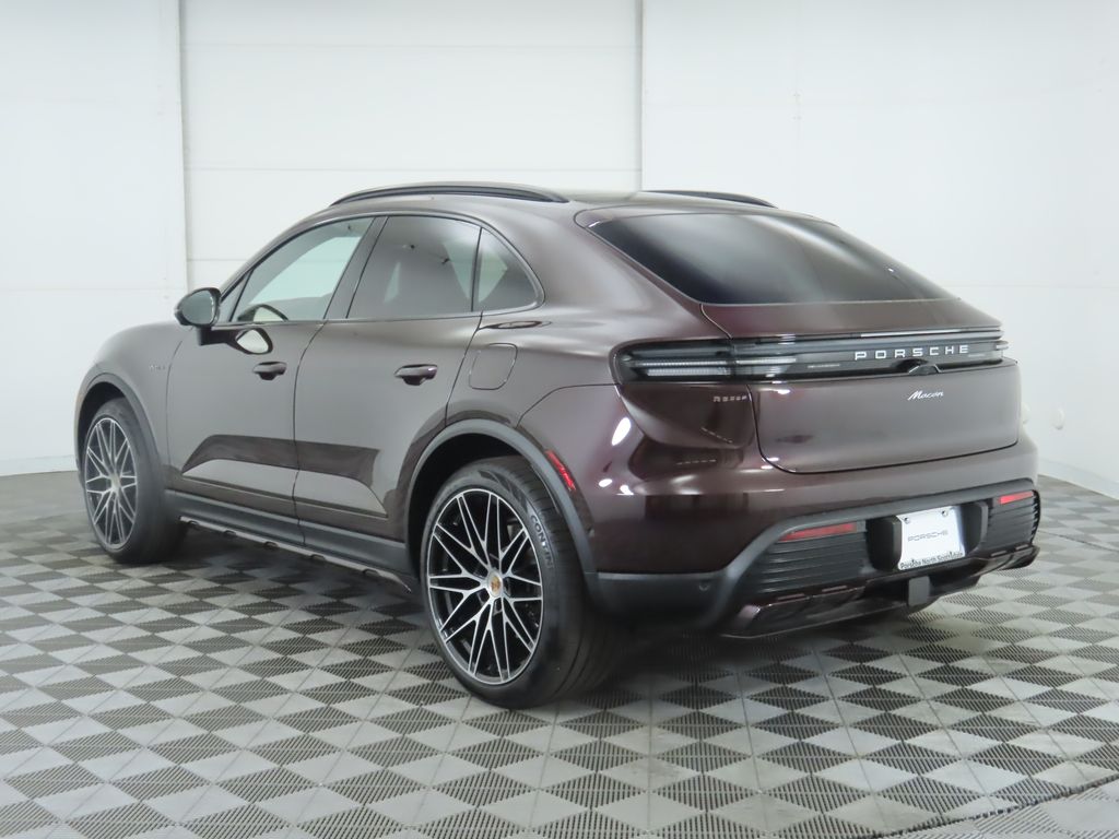 Thumbnail: 2025 Porsche Macan - 3