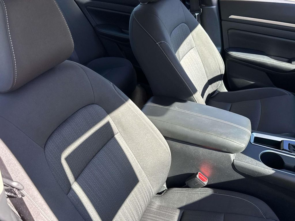 Thumbnail: 2022 Nissan Altima - 21