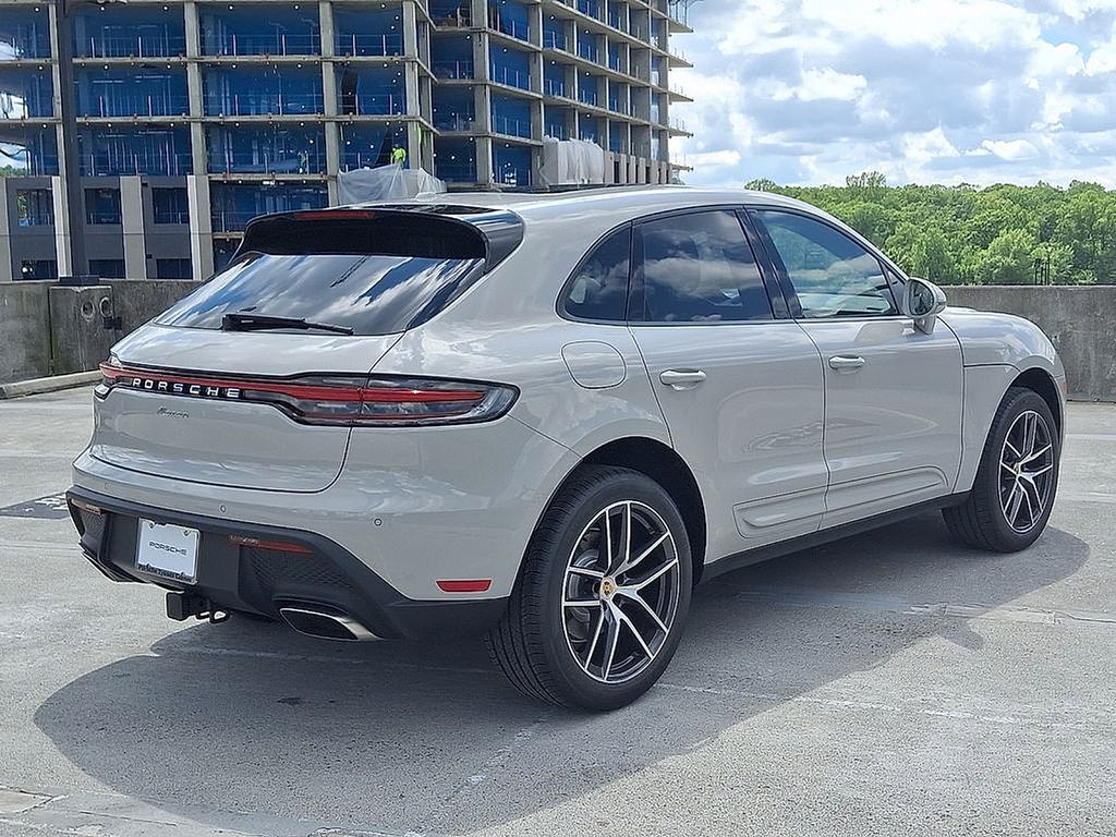 Thumbnail: 2025 Porsche Macan - 8