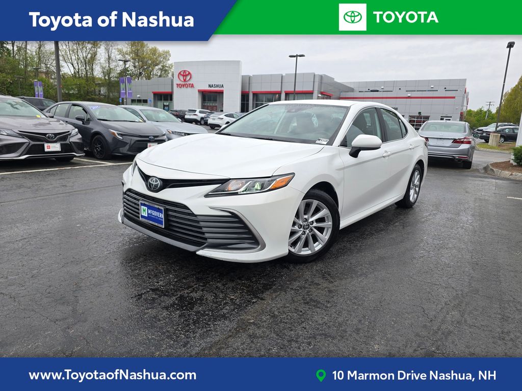 Ice Cap White 2023 Toyota Camry Sedan Front-Wheel Drive 8-Speed Automatic