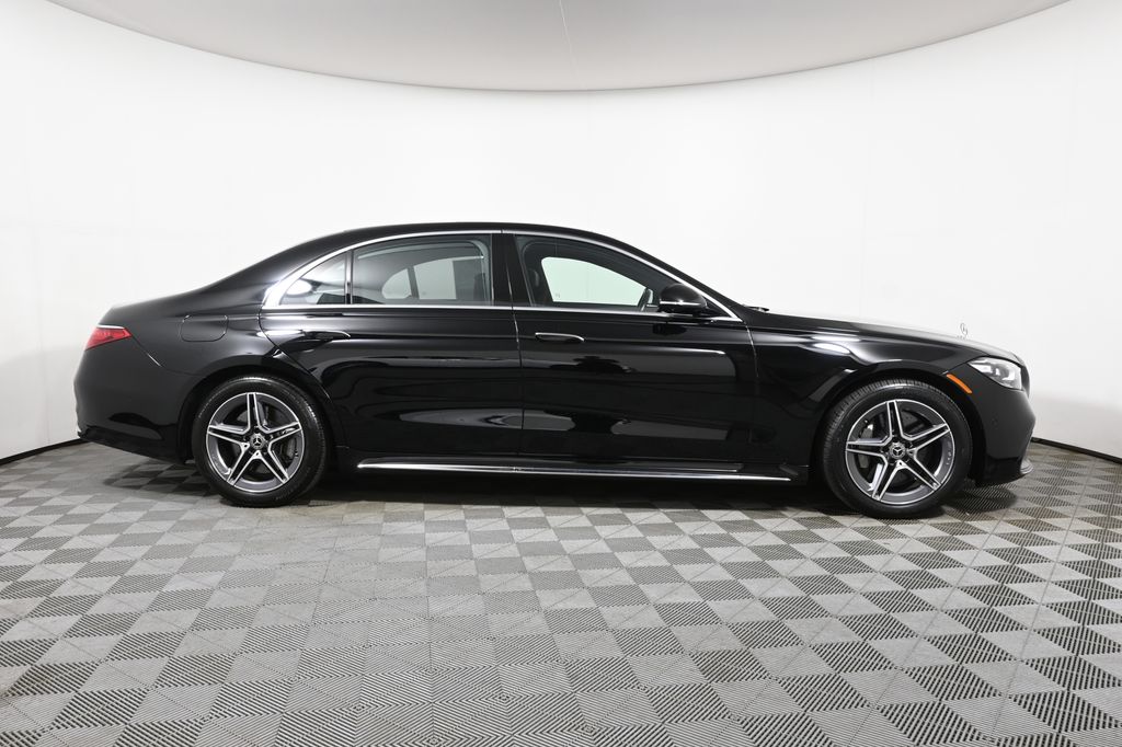 Thumbnail: 2025 Mercedes-Benz S-Class - 8