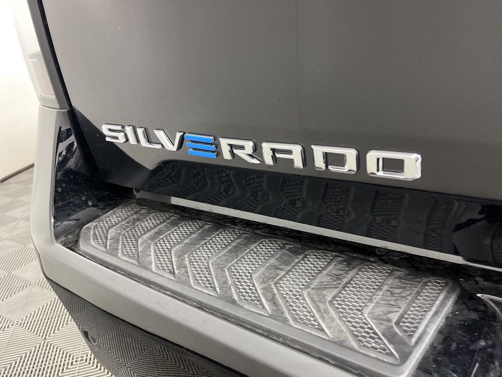 2024 Chevrolet Silverado EV  3