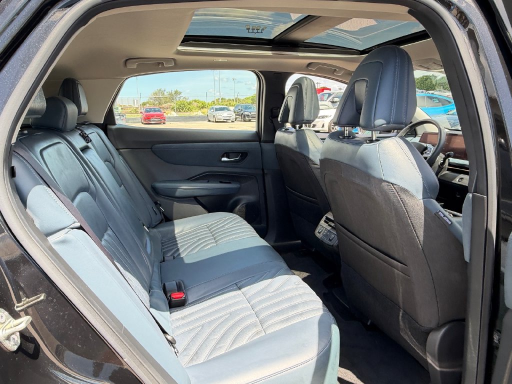 2023 Nissan Ariya PLATINUM+ e-4ORCE Black Diamond Pearl - Grieco Acura - Image 18