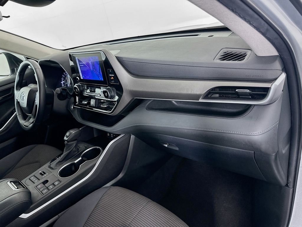 Thumbnail: 2024 Toyota Highlander - 29