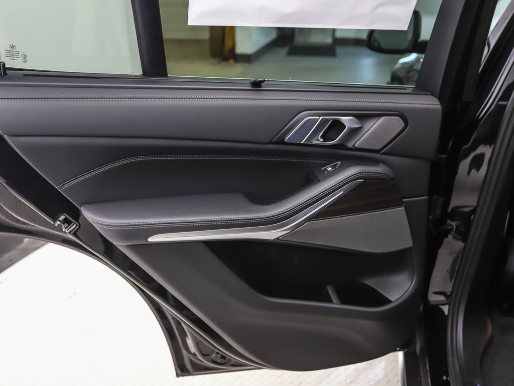 Thumbnail: 2026 BMW X5 - 19