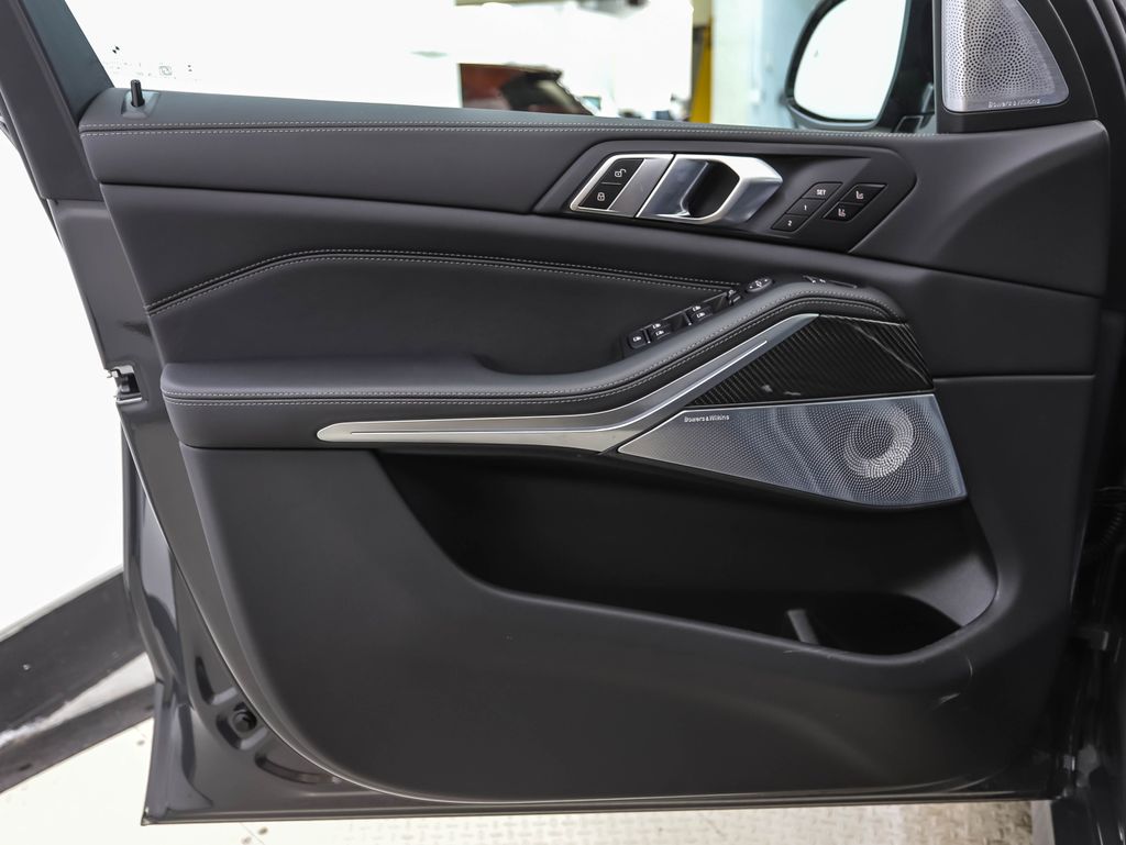 Thumbnail: 2026 BMW X5 - 9