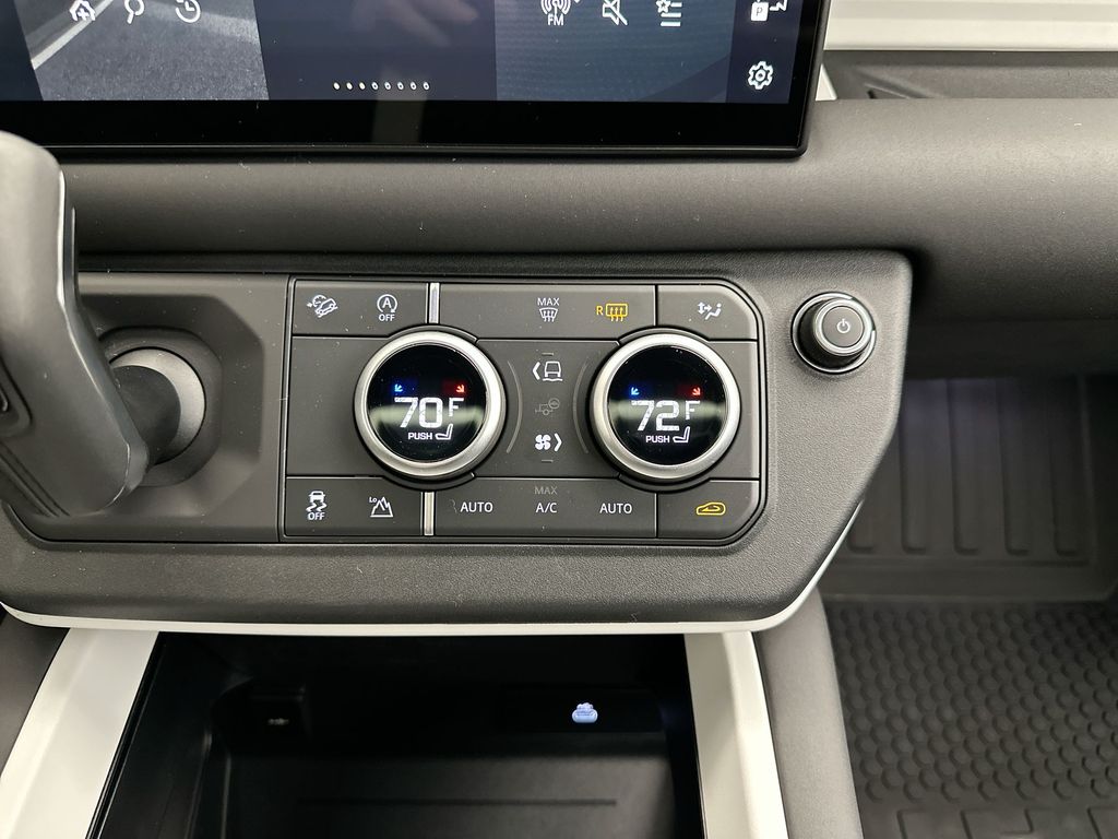 Thumbnail: 2025 Land Rover Defender - 12