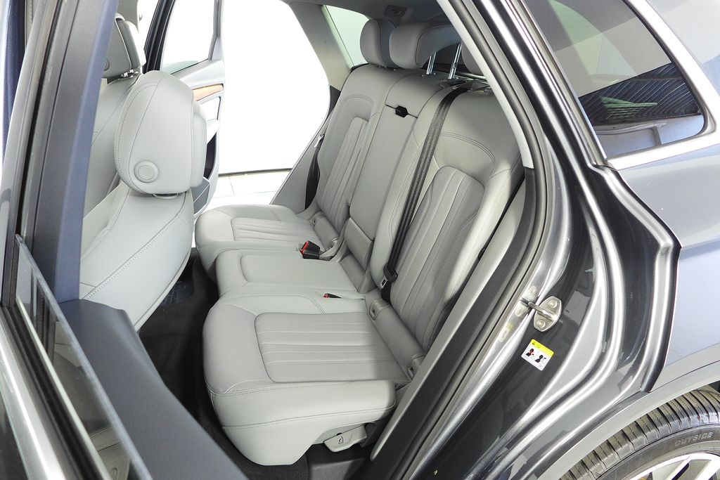 Thumbnail: 2022 Audi Q5 - 21