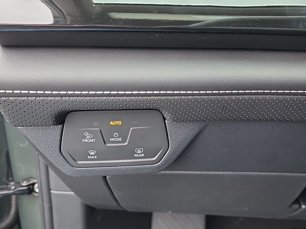 2026 Volkswagen Atlas 2.0T SE w/Technology Green at Sutliff Volkswagen