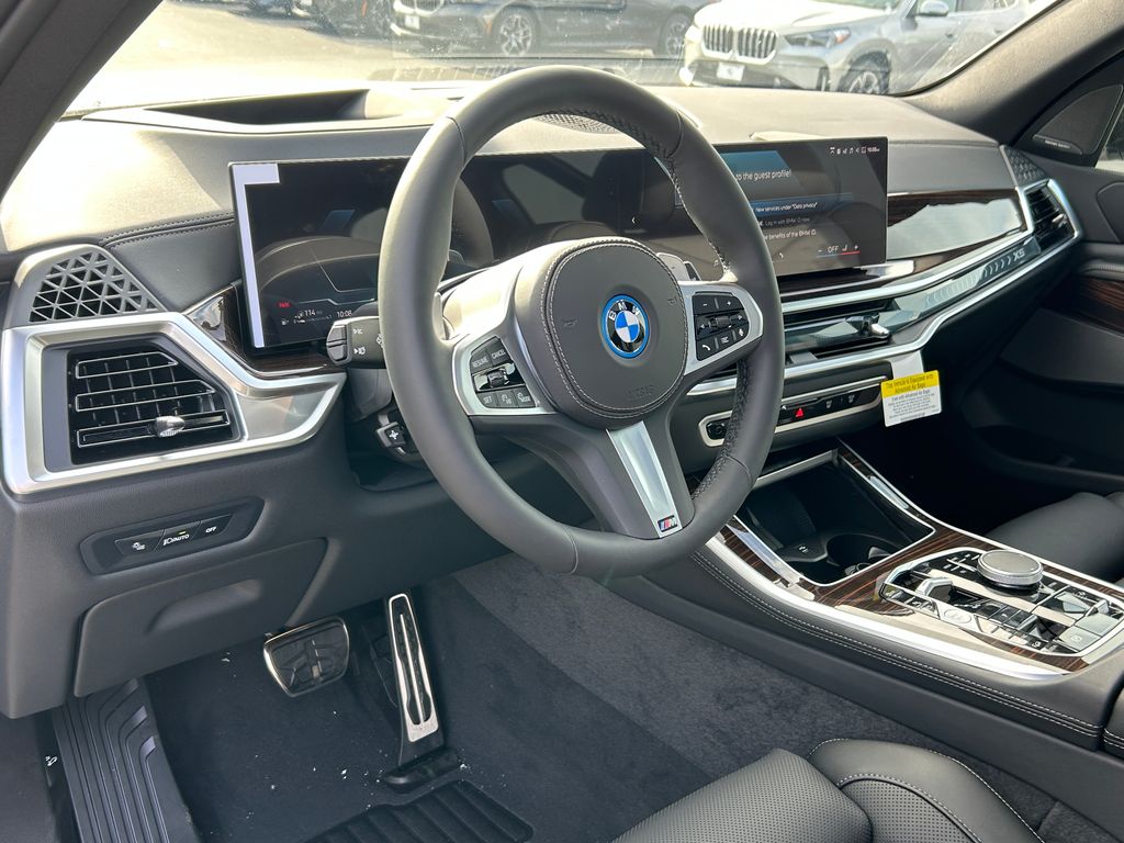 Thumbnail: 2026 BMW X5 - 13