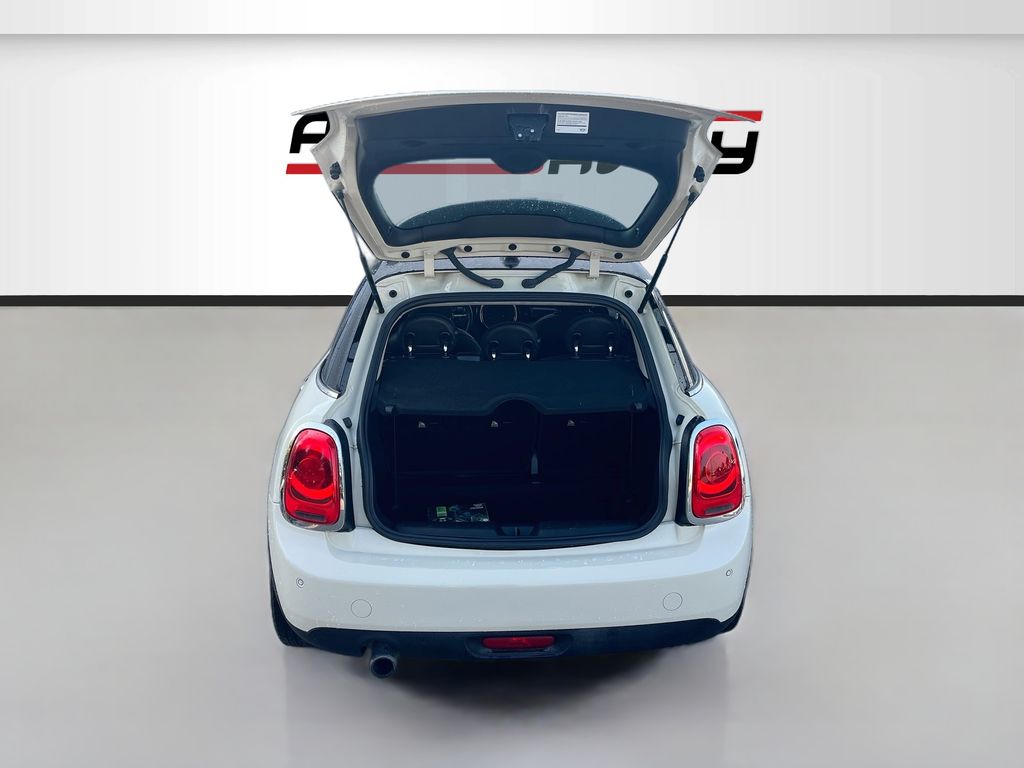 Used 2019 White MINI Classic image 25