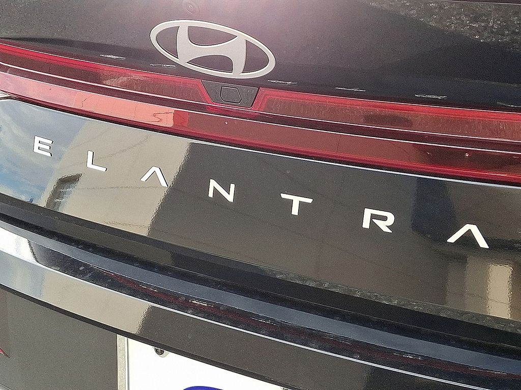 Thumbnail: 2025 Hyundai Elantra - 5