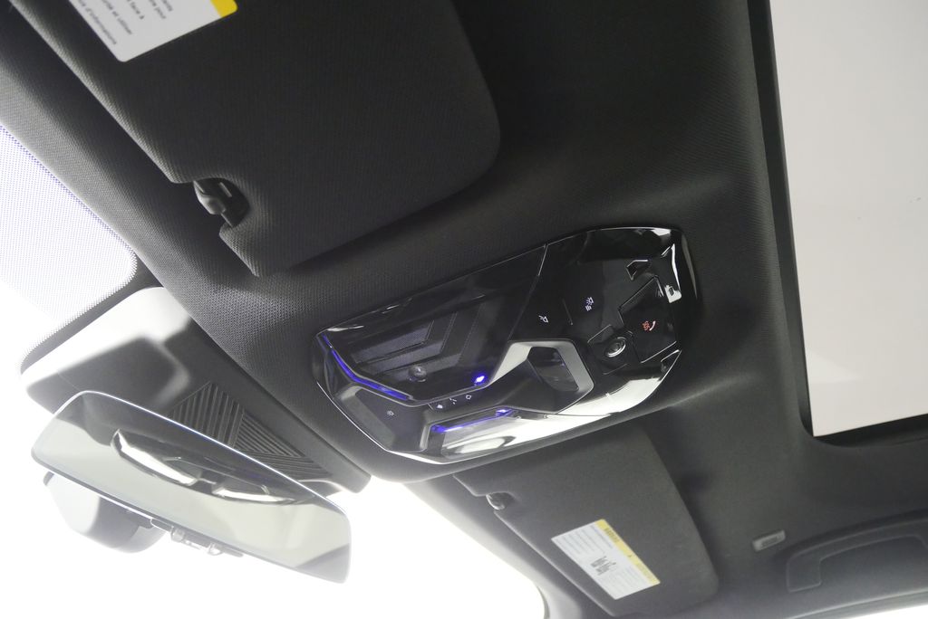 Thumbnail: 2024 BMW 7 Series - 24