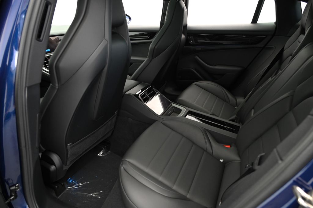 Thumbnail: 2024 Porsche Panamera - 29