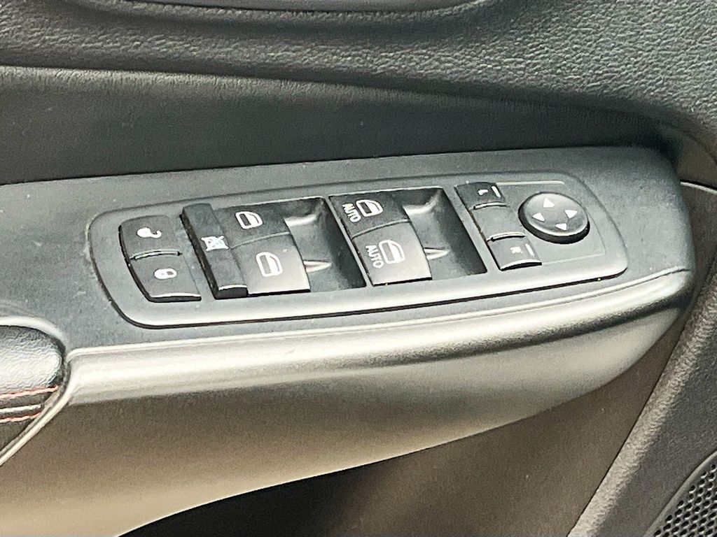 Used 2020 White Jeep Trailhawk image 17