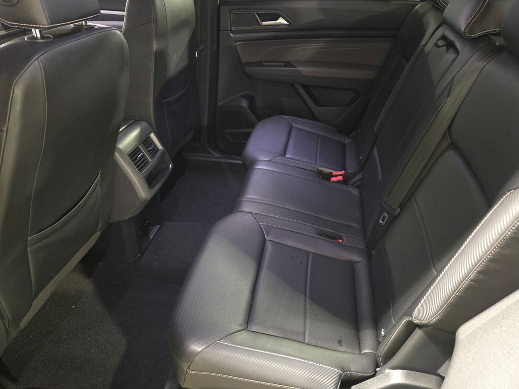 2021 Volkswagen Atlas - $24,685