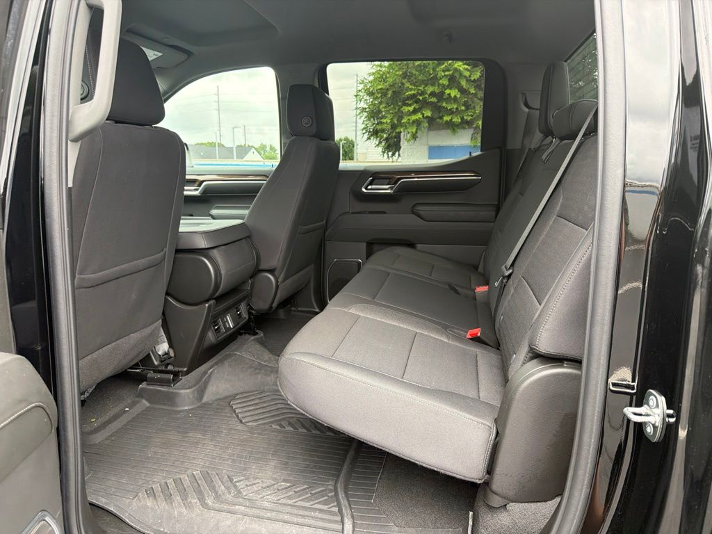 Thumbnail: 2024 Chevrolet Silverado 1500 - 18
