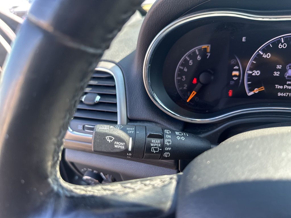 Used Car 2020 Jeep Grand Cherokee  Altitude For Sale Under $25,000 In Austin, Texas
