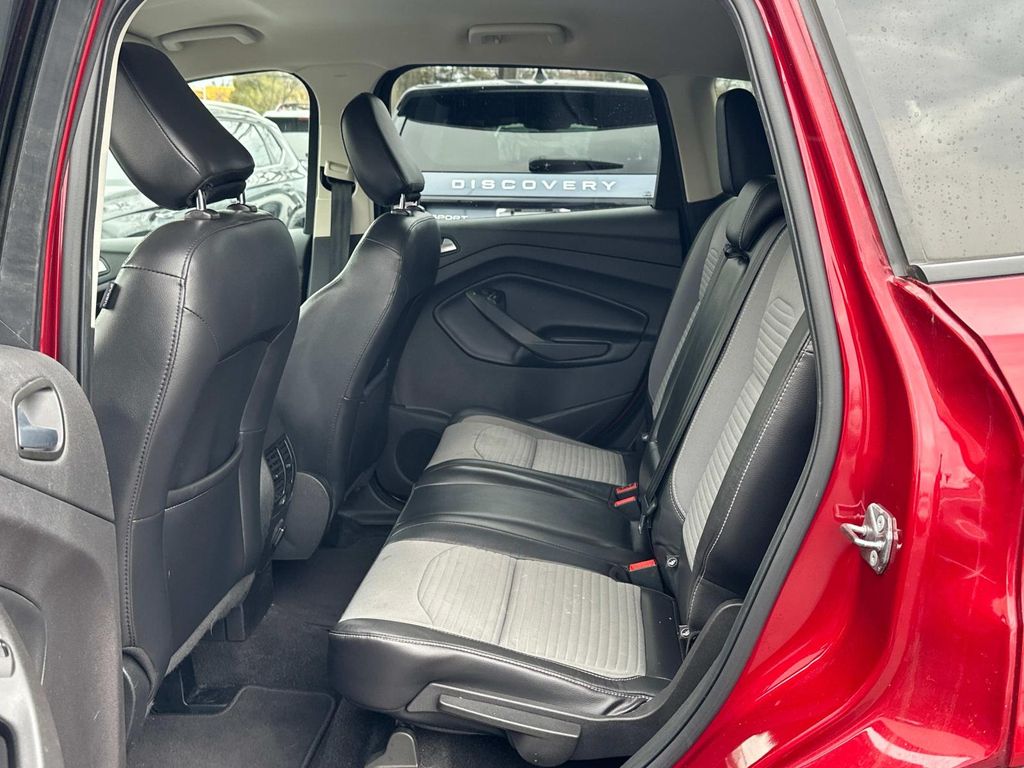 2019 Ford Escape SE photo