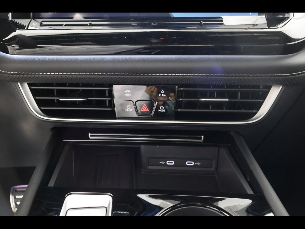 2026 Volkswagen Atlas Cross Sport SEL Premium R-LINE - Photo 13