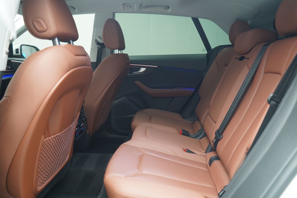 Thumbnail: 2023 Audi Q8 - 7