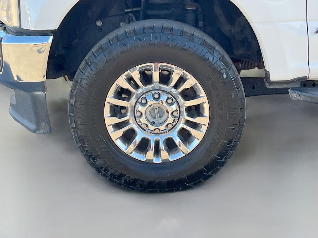 Used 2022 White Ford XLT image 31