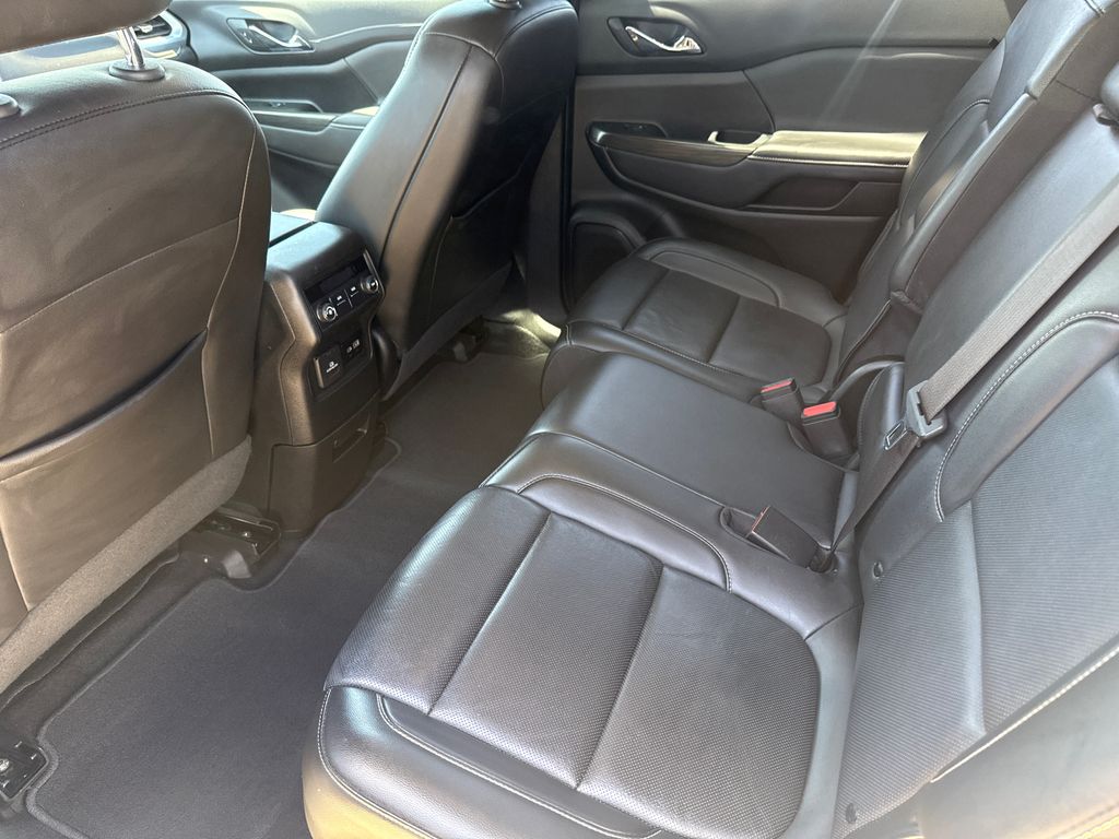 Used 2023 GMC Acadia SUV