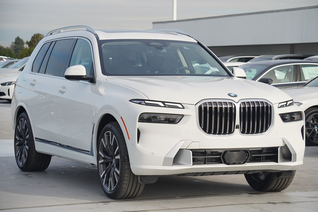 2025 BMW X7 xDrive40i 3