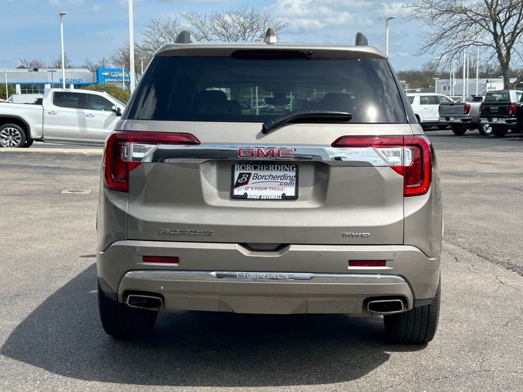 View vehicle photo 6