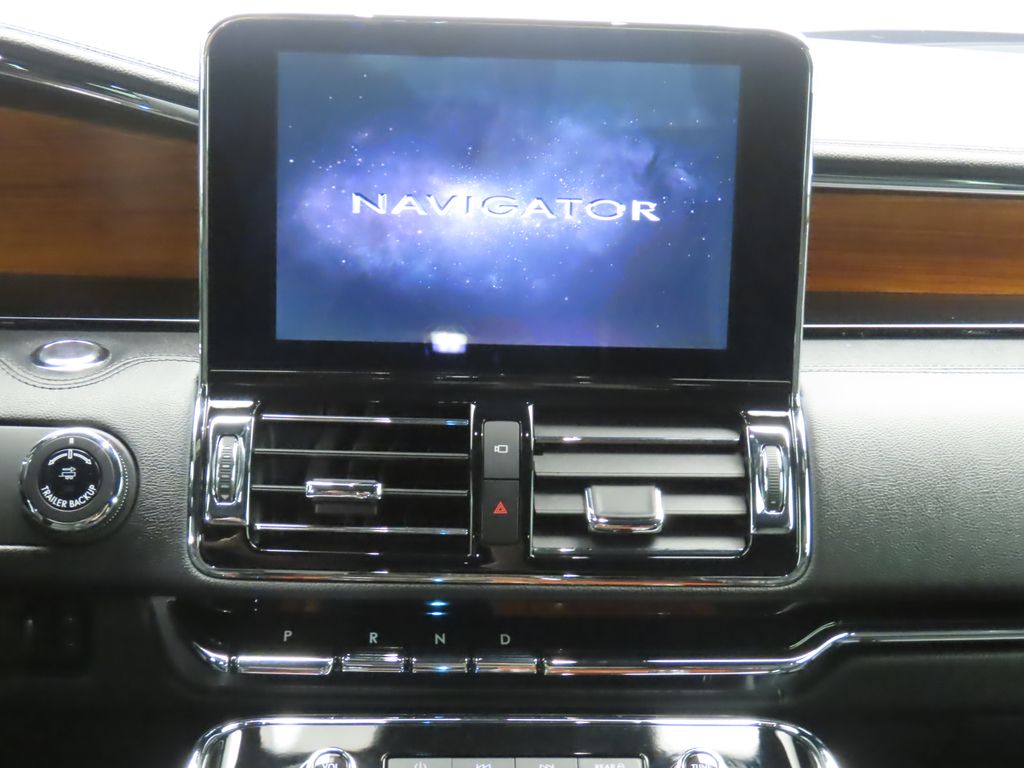Thumbnail: 2019 Lincoln Navigator - 14