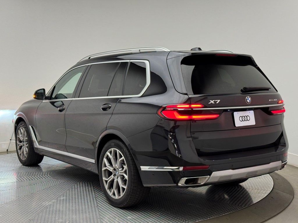 2023 BMW X7 xDrive40i 10