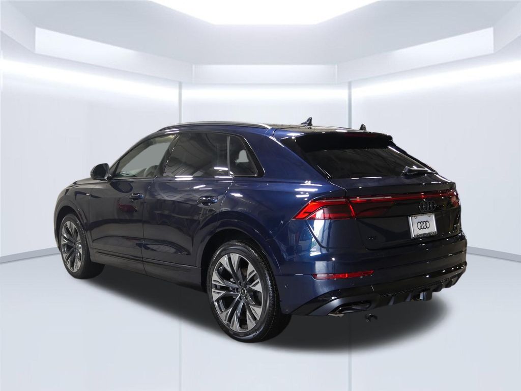 Thumbnail: 2026 Audi Q8 - 3