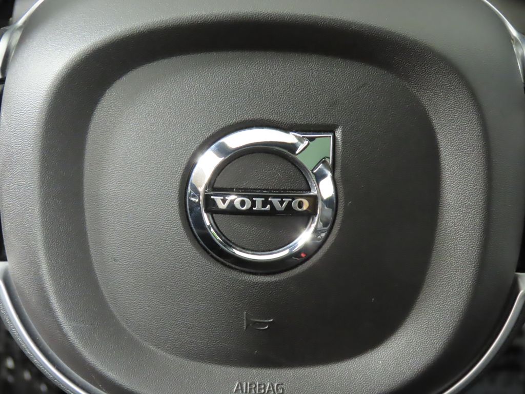 Thumbnail: 2019 Volvo XC60 - 17