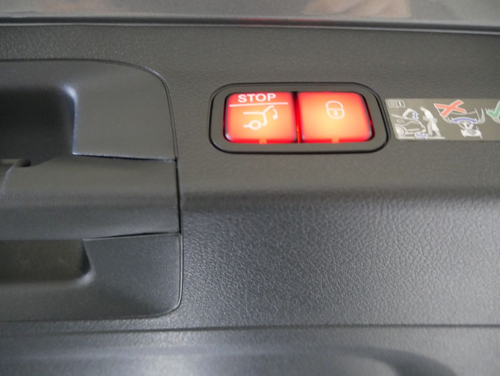 Thumbnail: 2026 Mercedes-Benz GLS - 27