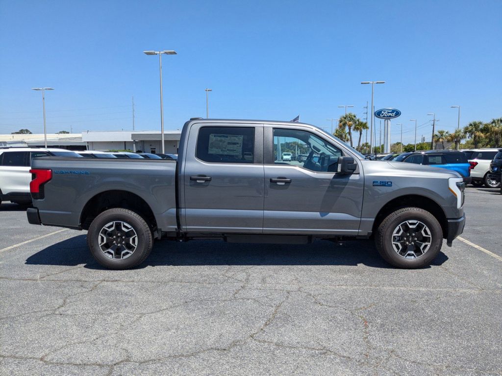 2024 Ford F-150 Lightning Pro