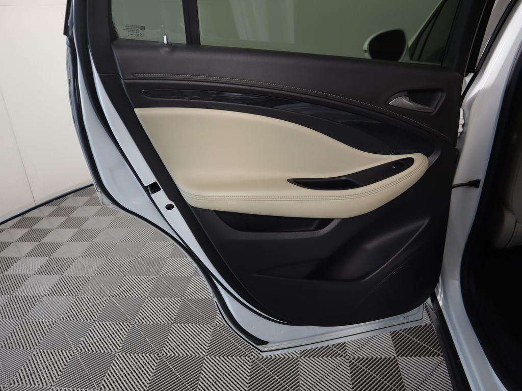 Thumbnail: 2018 Buick Envision - 27