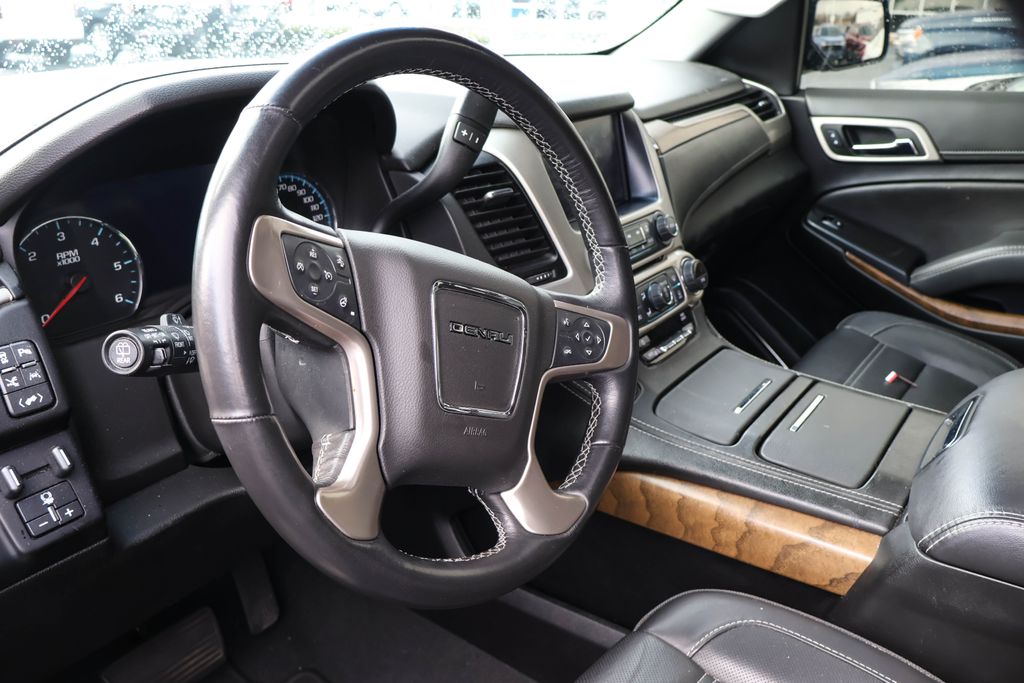 2019 GMC Yukon Denali 10