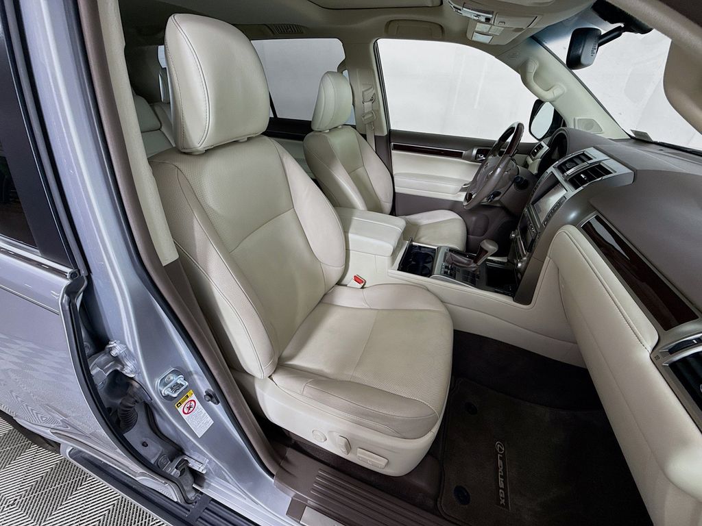 Thumbnail: 2018 Lexus GX - 30