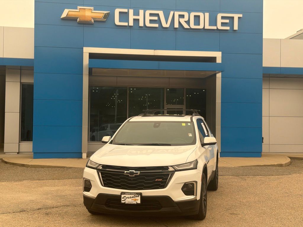 Summit White 2023 Chevrolet Traverse SUV / Crossover Four-Wheel Drive 9-Speed Automatic