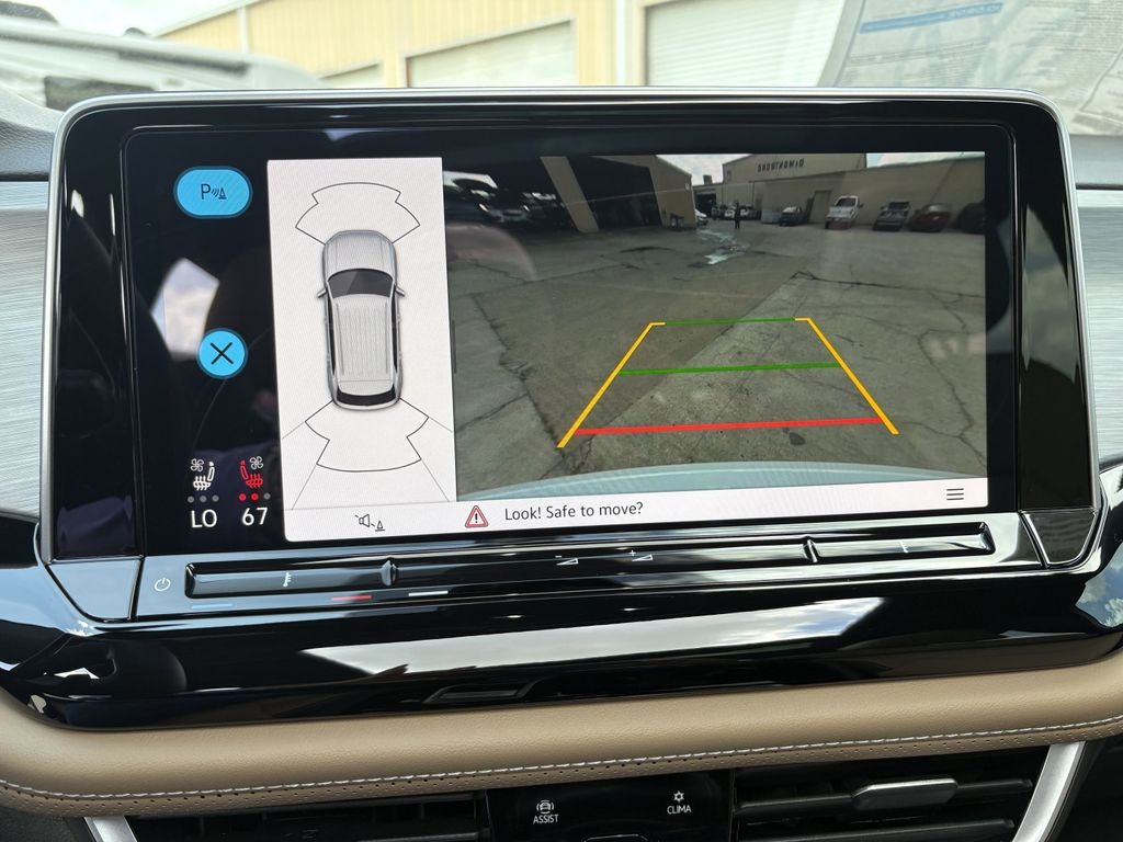 New 2026 White Volkswagen 2.0T SE w/Technology image 19