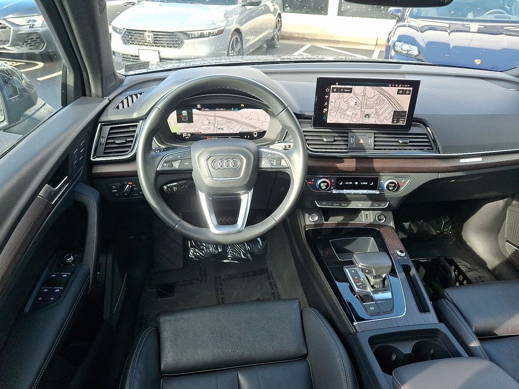 Thumbnail: 2023 Audi Q5 - 11