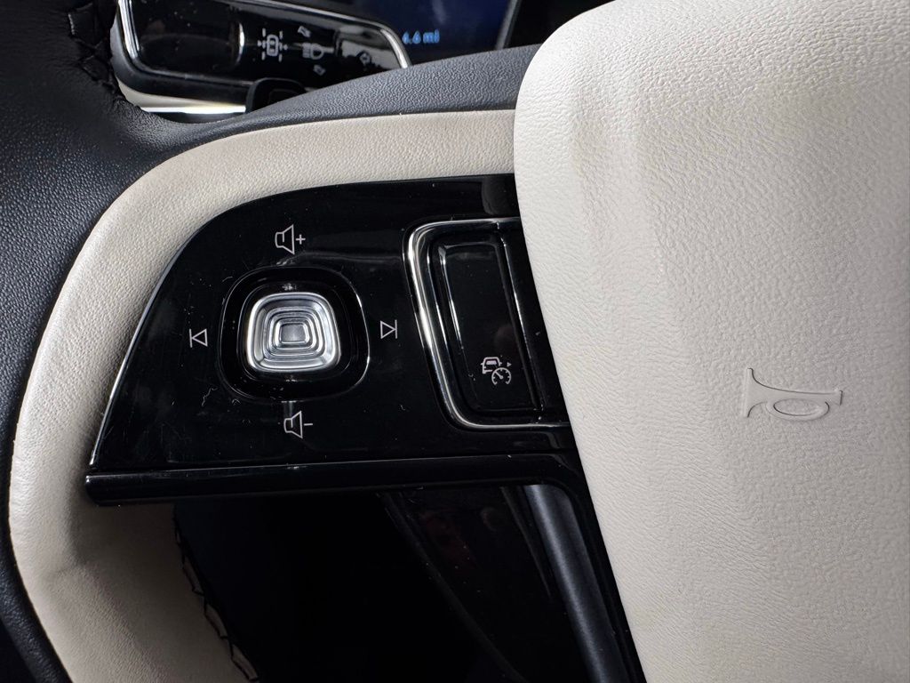 Certified Used 2025 Black Lincoln Reserve image 13