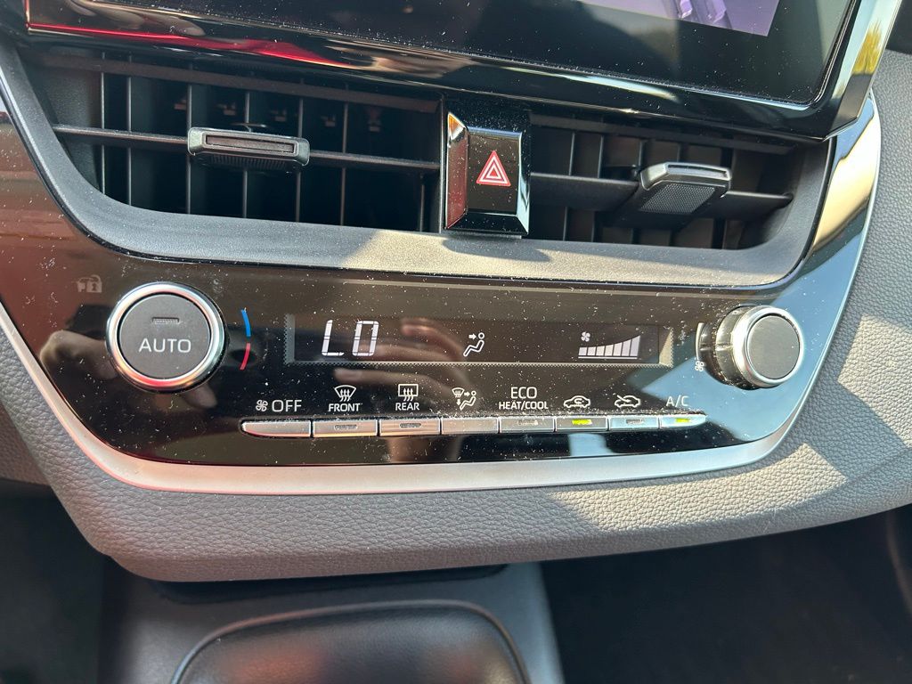 Thumbnail: 2023 Toyota Corolla - 25