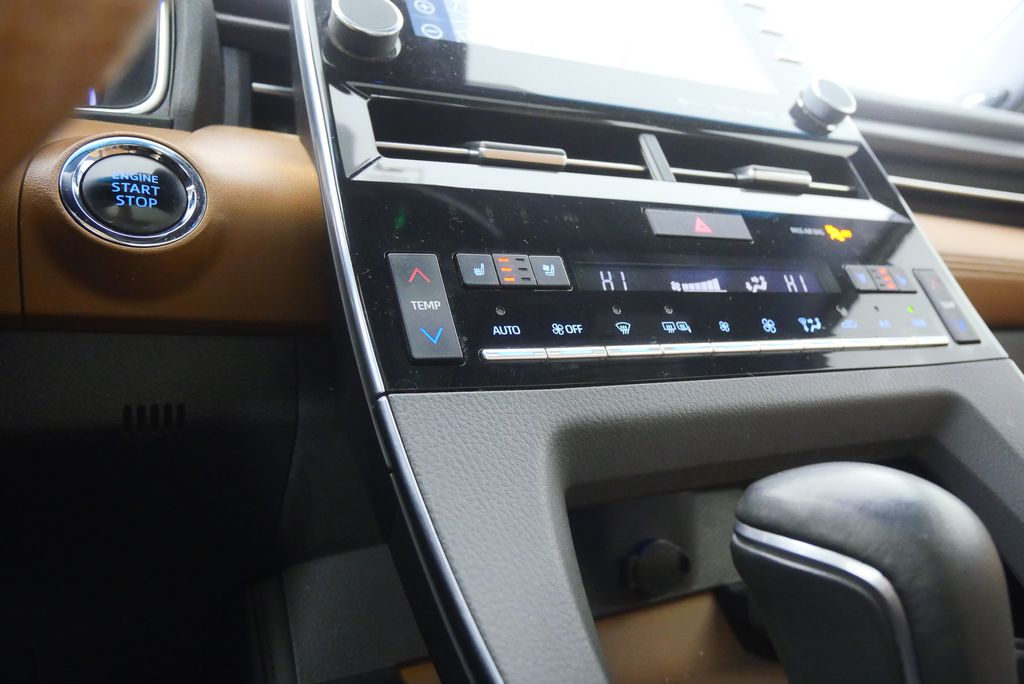 Thumbnail: 2019 Toyota Avalon - 24