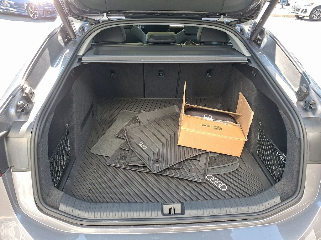 Thumbnail: 2025 Audi e-tron S - 28